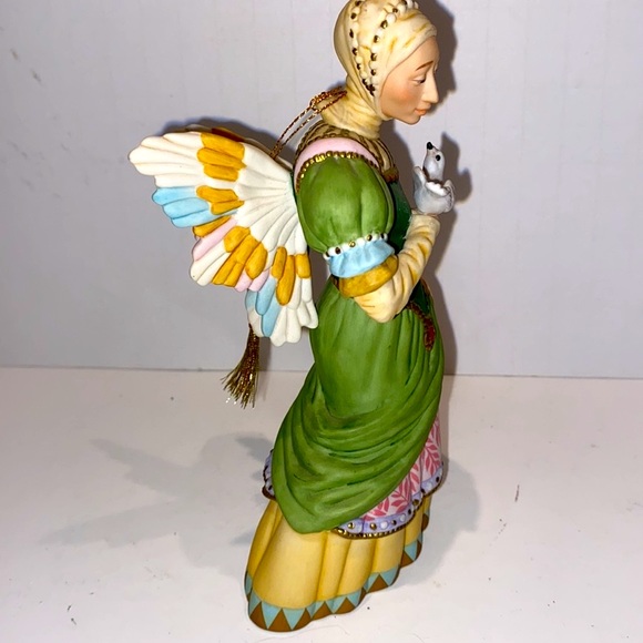 Porcelain Sculptor “ Gift of Peace” Christmas Figurine - Picture 5 of 7